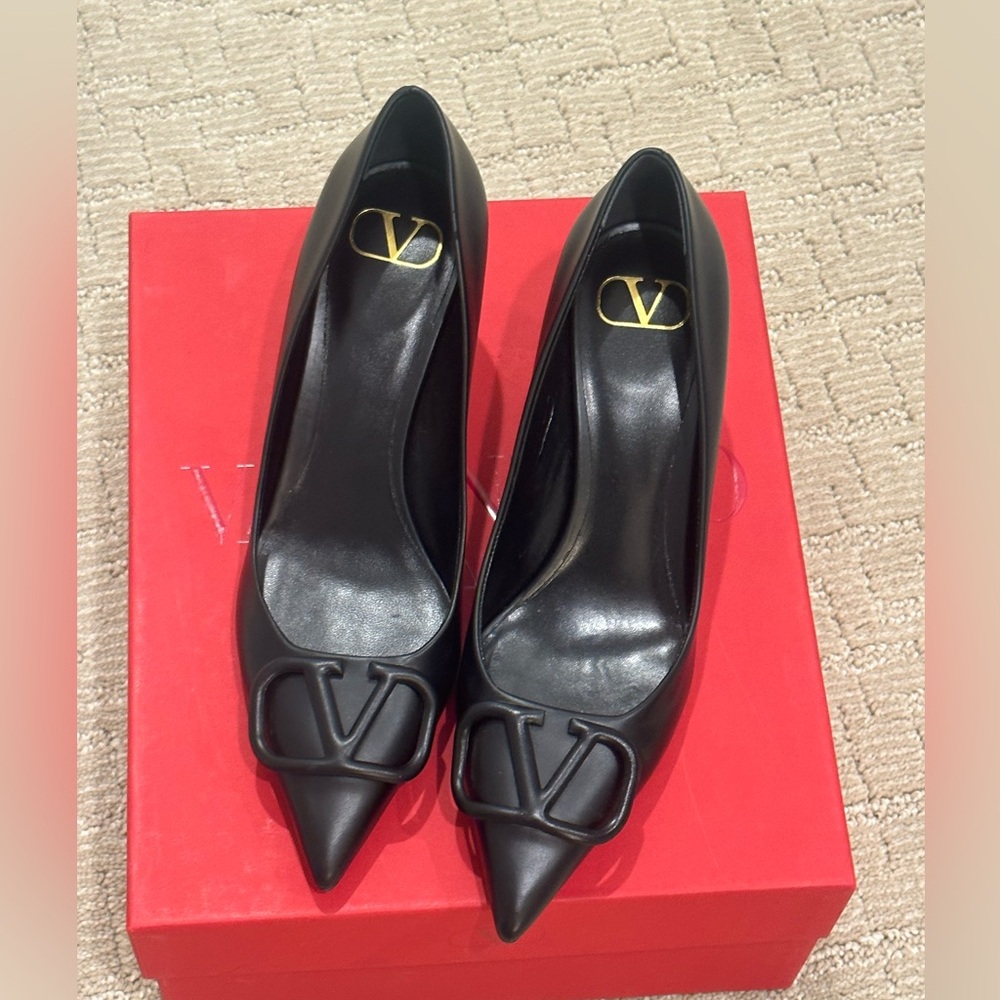 VALENTINO GARAVANI VLOGO LETHER HEELS - Picture 11 of 13